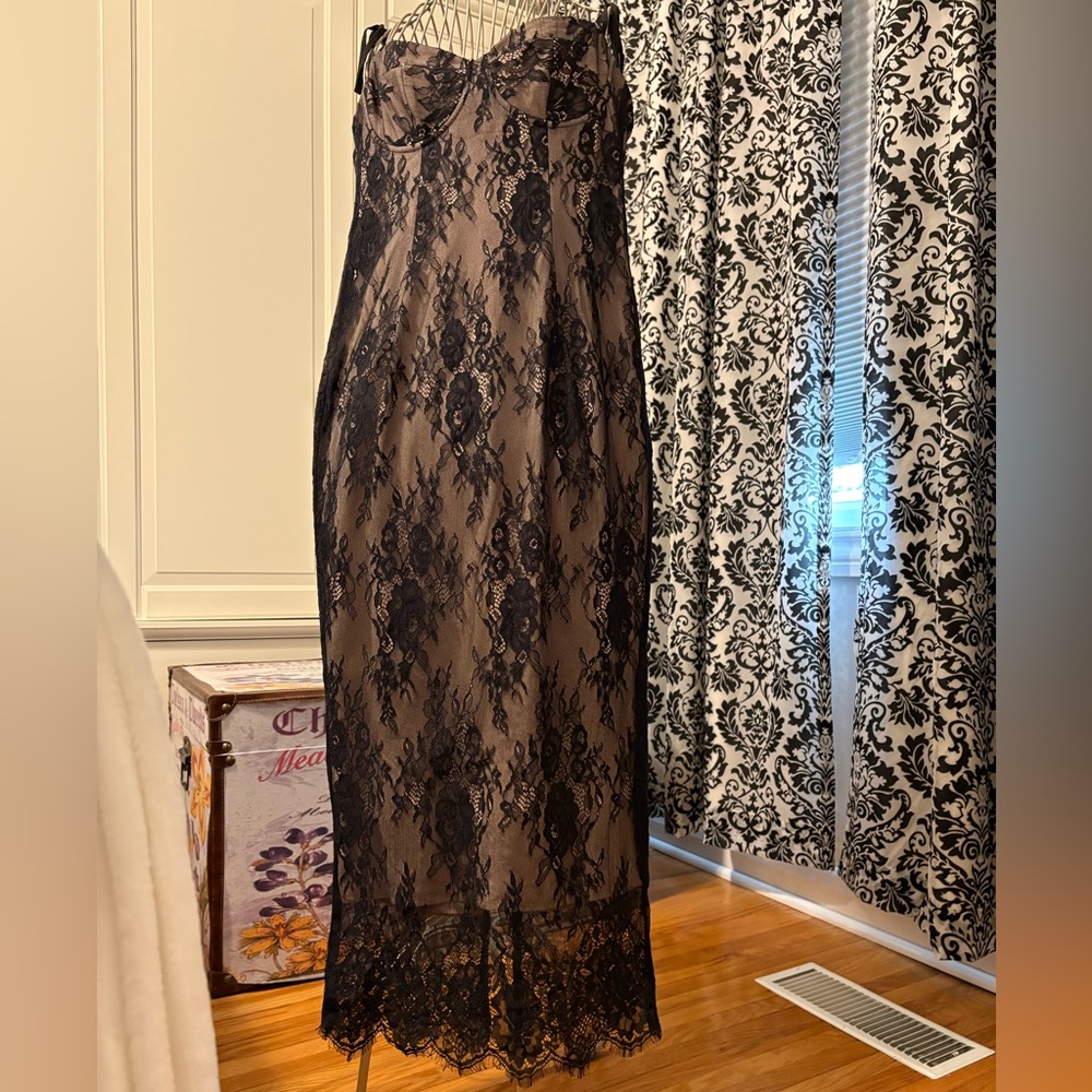 Park & Fifth Elegant Black/Cream Lace dress